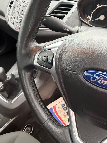 Ford Fiesta 2016 376886089