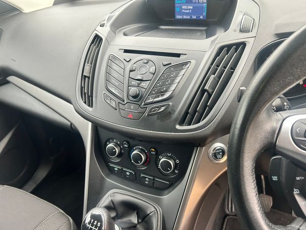 Ford Kuga Zetec **price drop January sales** 376829775