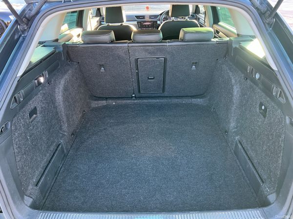 IRISH CAR- 2020 Skoda Superb SE Tech 2.0 TDI Estat 377141747