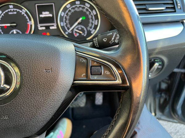 IRISH CAR- 2020 Skoda Superb SE Tech 2.0 TDI Estat 377141735