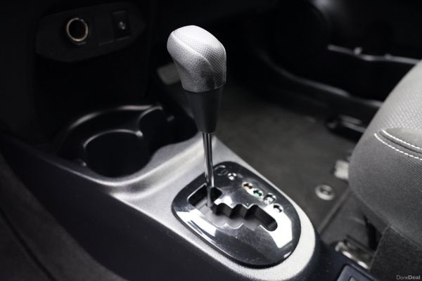 2019 Toyota Vitz AUTO 377146067