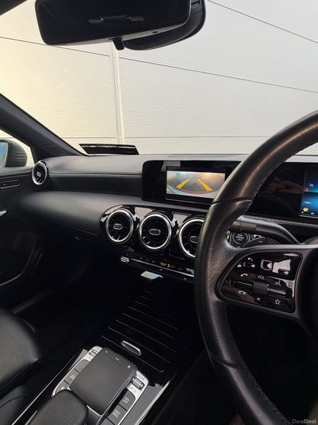 Mercedes-Benz A180d Auto Night Edition 377151155