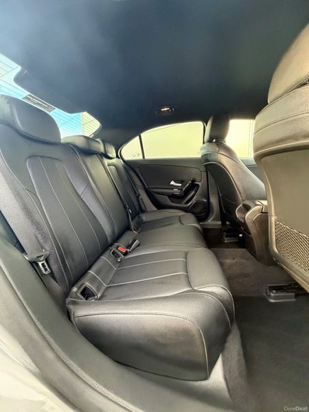 Mercedes-Benz A180d Auto Night Edition 377151136