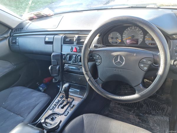 2002 Mercedes-Benz E220cdi read ad 377233282