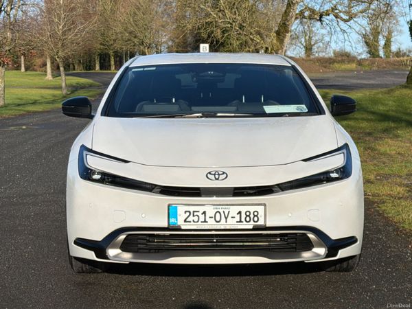 Toyota Prius 2025 plug in hybrid only 4000 KM 377235297