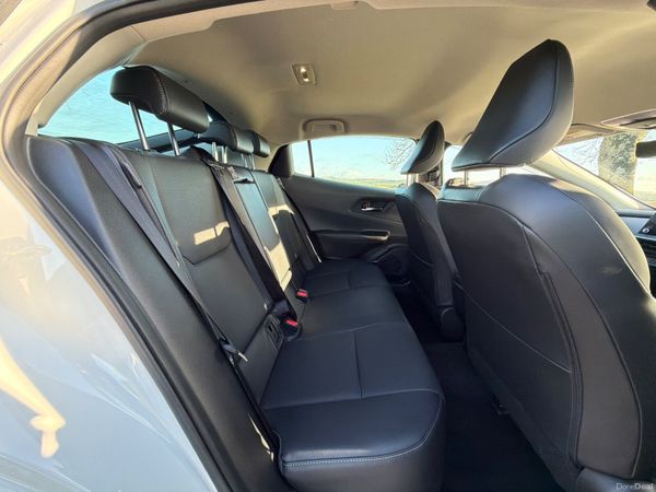 Toyota Prius 2025 plug in hybrid only 4000 KM 377235487