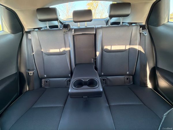 Toyota Prius 2025 plug in hybrid only 4000 KM 377235774