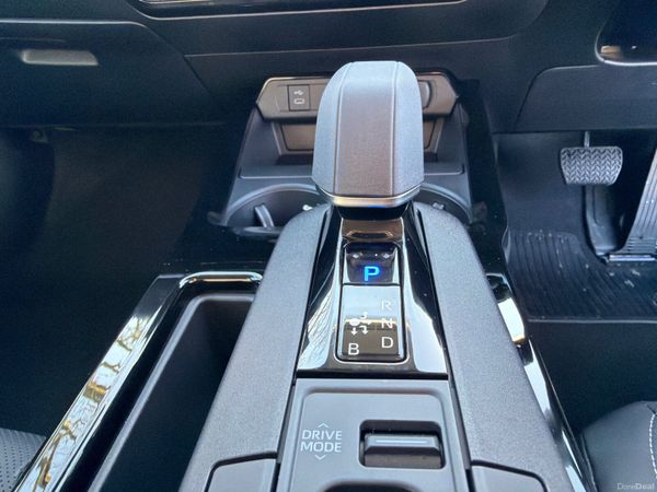 Toyota Prius 2025 plug in hybrid only 4000 KM 377235920