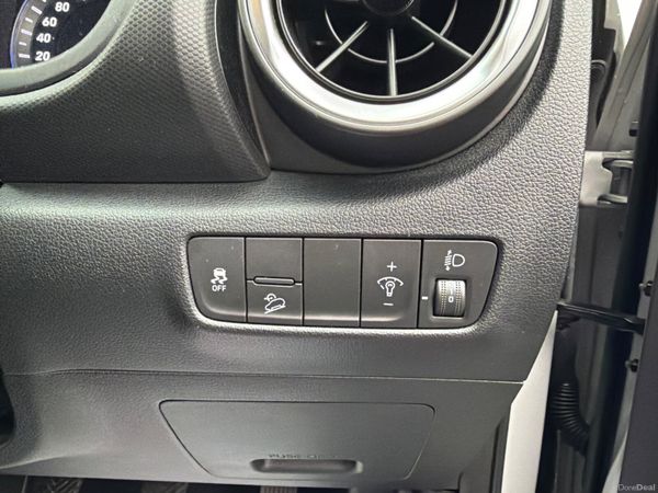 Hyundai KONA 2023 Comfort Low Mileage 377341984