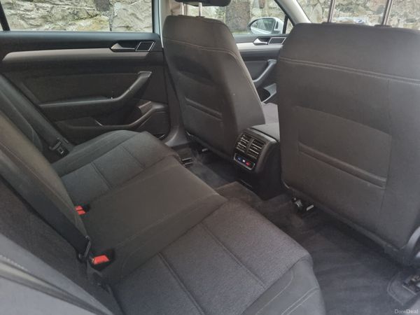 Volkswagen Passat 2016 377352257