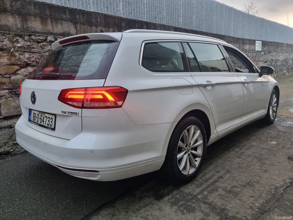 Volkswagen Passat 2016 377352271