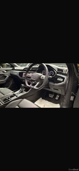 Audi Q3 377388648