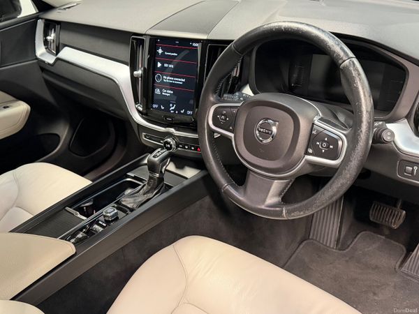 182 Volvo XC60 2.0D 190 AWD MOMENTUM 377318930