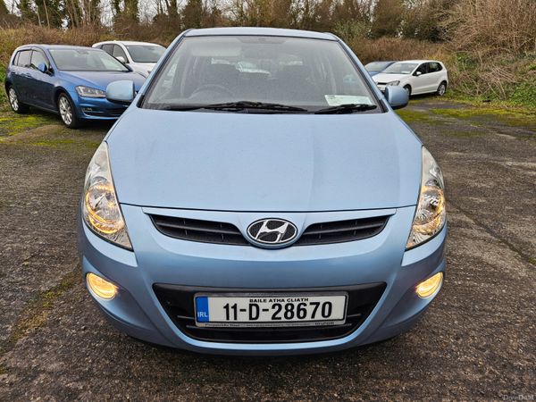 Hyundai i20 2011 1.2 deluxe one owner 377335732
