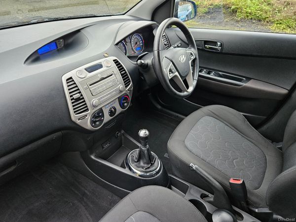 Hyundai i20 2011 1.2 deluxe one owner 377335800