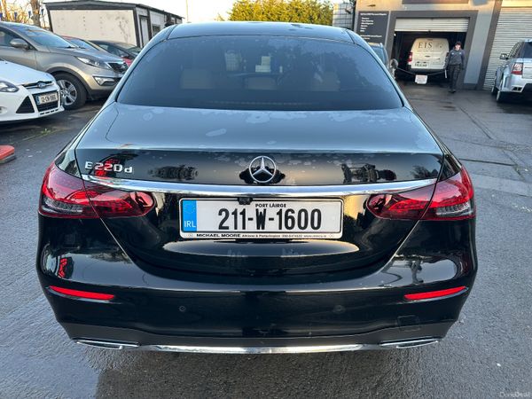 Mercedes-Benz E220 AMG Line 377457969