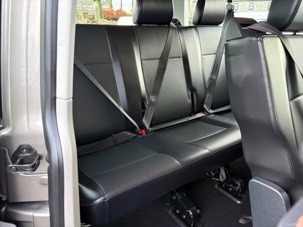 Volkswagen Transporter 377483945