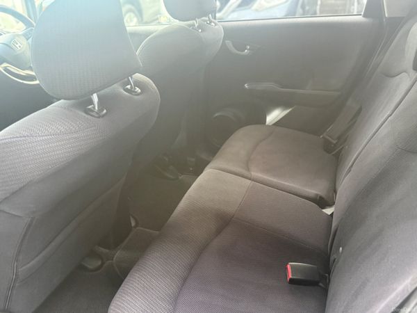 2012 Honda Fit sports Hybrid Automatic 377485243