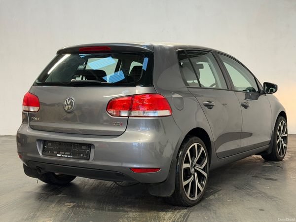 12 Volkswagen Golf 1.6TDI SE 377403385