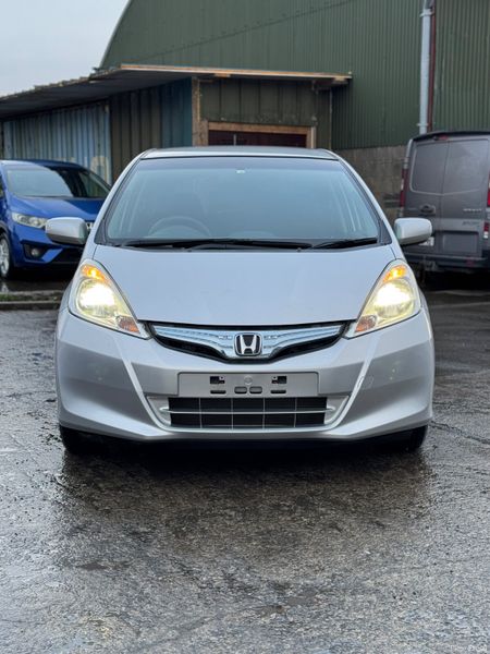 Honda Fit 1.3 Hybrid Auto 27000kms 2012 377426361
