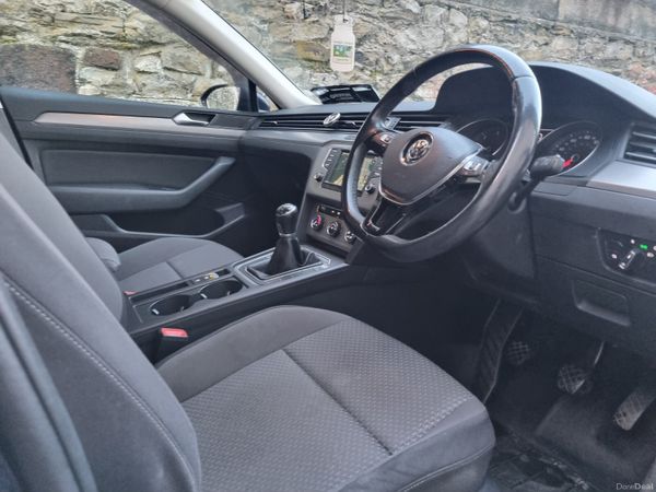 Volkswagen Passat 2017 377427711