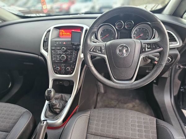 VAUXHALL ASTRA GTC // NEW 03/27 NCT 377429989