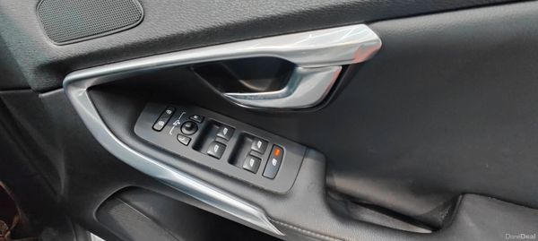 2015 Volvo V40 Low milage 377547382