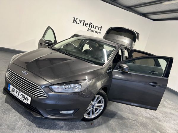 Ford Focus 2016 Zetec 377573469