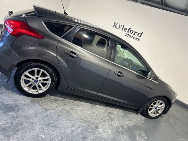 Ford Focus 2016 Zetec 377573483