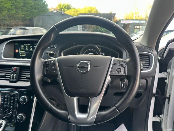 VOLVO V40 2016 1.5 PETROL AUTOMATIC 377576133