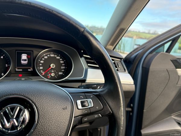2015 Volkswagen Passat 1.6TDI Low Km 377578697