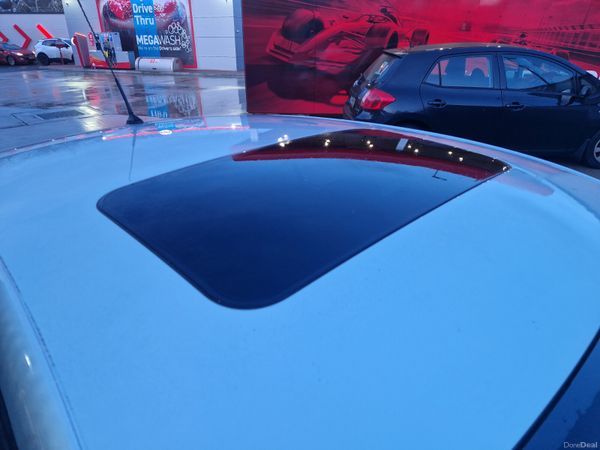 Renault Fluence, Auto , low kms ,2 Year Warranty , 377513493