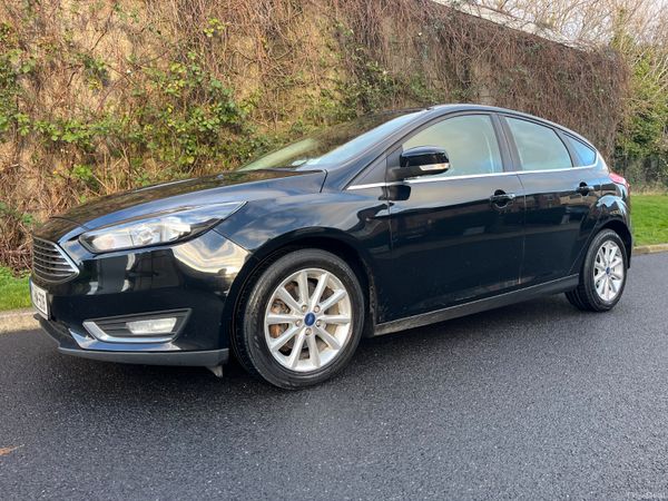 Ford Focus 2017(NCT 02/28) 377698963