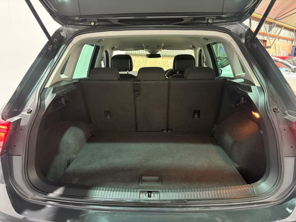 2017 Volkswagen Tiguan Highline 2.0 TDi 150 Bhp 377608366