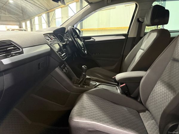 2017 Volkswagen Tiguan Highline 2.0 TDi 150 Bhp 377608427