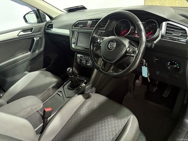 2017 Volkswagen Tiguan Highline 2.0 TDi 150 Bhp 377608437