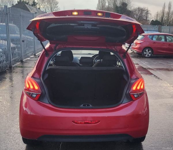 2016 Peugeot 208 Allure Ecomatique 377625101