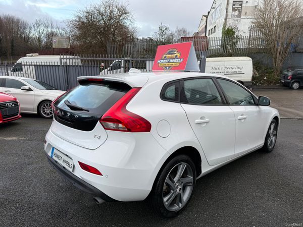 2016 Volvo V40 1.5L Petrol Automatic 377632949