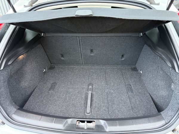 2016 Volvo V40 1.5L Petrol Automatic 377632951