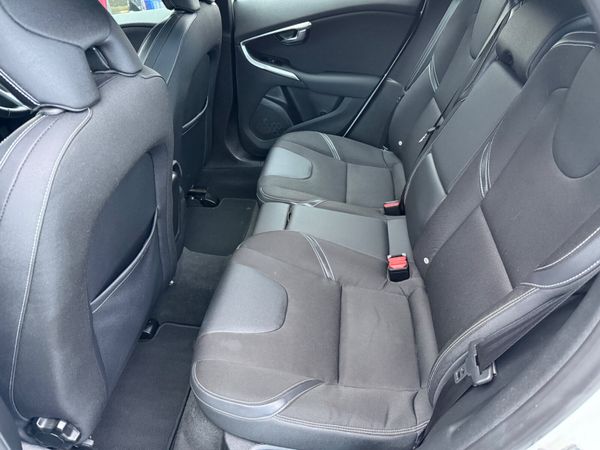 2016 Volvo V40 1.5L Petrol Automatic 377632929