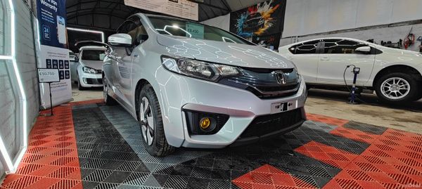 2014 - Honda Fit Self charging 1.5 Petrol Hybrid 377780768