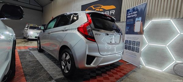 2014 - Honda Fit Self charging 1.5 Petrol Hybrid 377780772