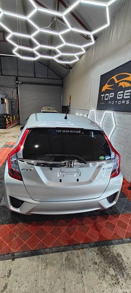 2014 - Honda Fit Self charging 1.5 Petrol Hybrid 377780797