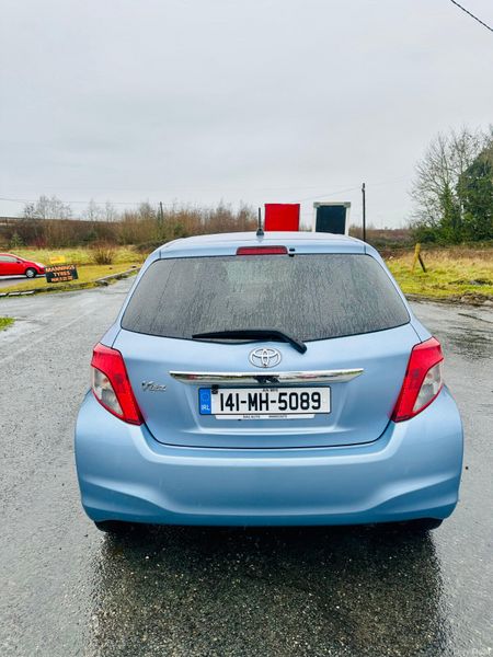 Toyota Vitz 2014 377729147