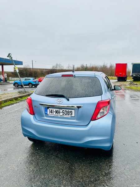 Toyota Vitz 2014 377729205