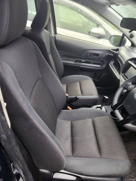 Toyota Aqua 2017 377836239