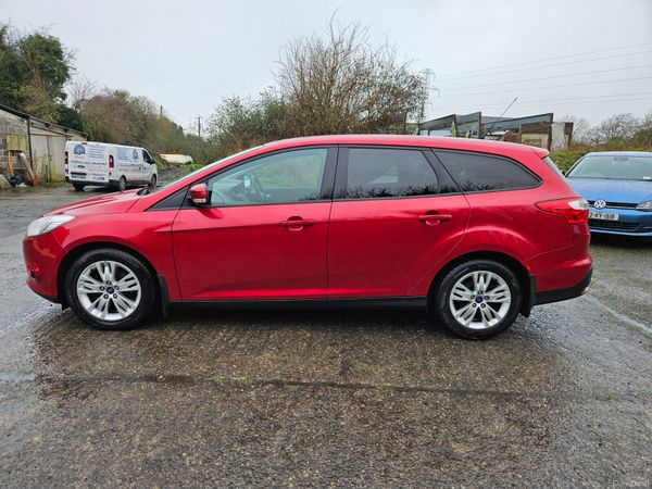 Ford Focus 2012 1.6 tdci estate low mileage 377982397
