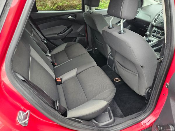 Ford Focus 2012 1.6 tdci estate low mileage 377982408