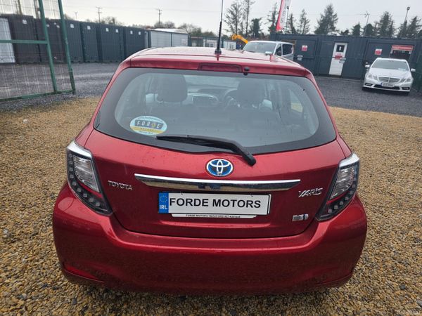 Toyota Yaris hybrid Automatic 2014 377992902