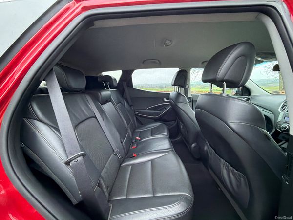 Hyundai Santa Fe 2017 4WD Low Mileage 377999222